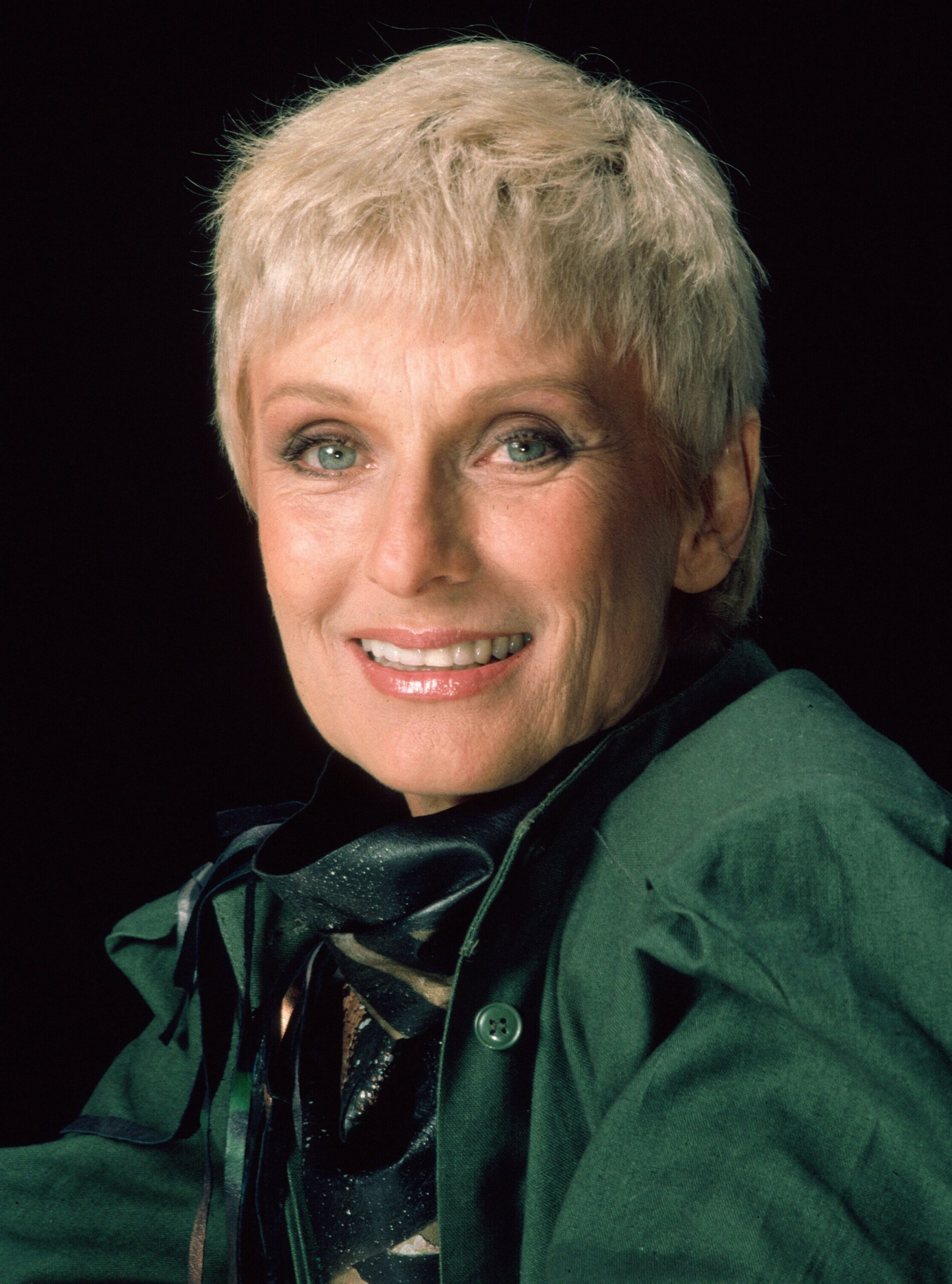 Cloris Leachman posing for a portrait in 1982 in Los Angeles, California. / Source: Getty Images