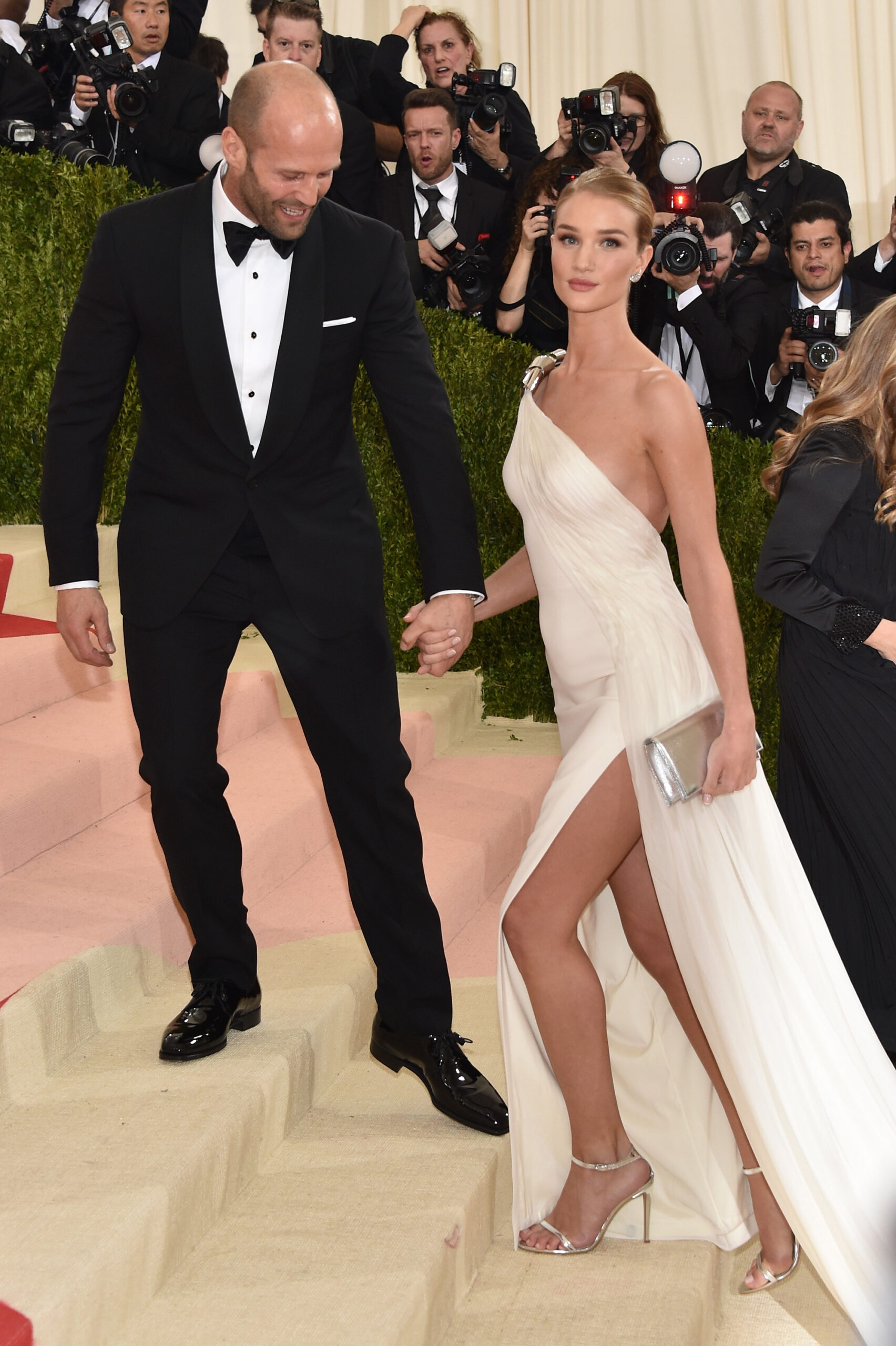 Jason Statham and Rosie Huntington-Whiteley in New York City on May 2, 2016 | Source: Getty Images